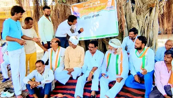 सिरसागंज: वोट चोर गद्दी छोड़ महाअभियान के तहत हस्ताक्षर अभियान