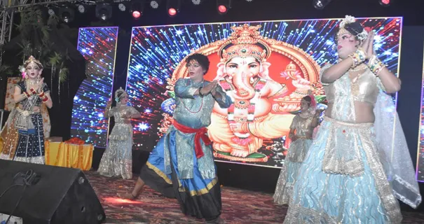 गोवर्धन लीला का मंचन देख भक्तगण हुए प्रफुल्लित