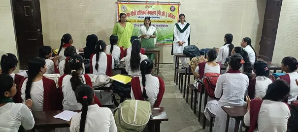 फिरोजाबाद: कविता प्रतियोगिता में सना रही अब्बल