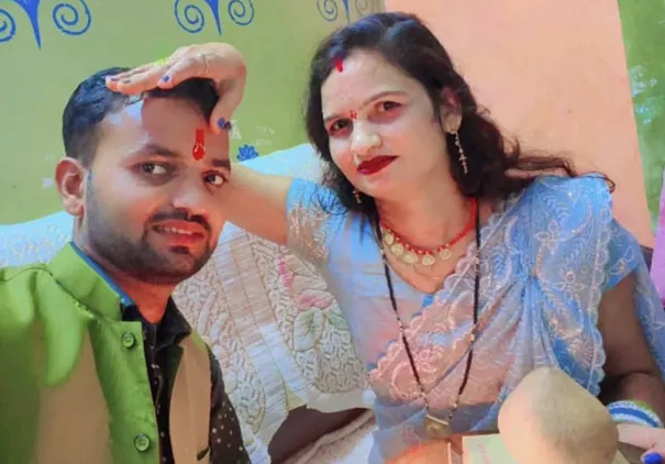 फिरोजाबाद: बहिनों ने भाईयों के तिलक कर दीर्घायु की कामना