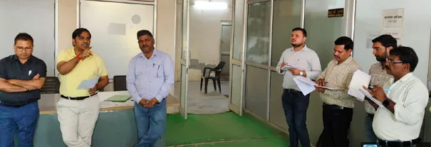 फिरोजाबाद: मुख्य अभियंता ने अधिकारियों की लगाई क्लास