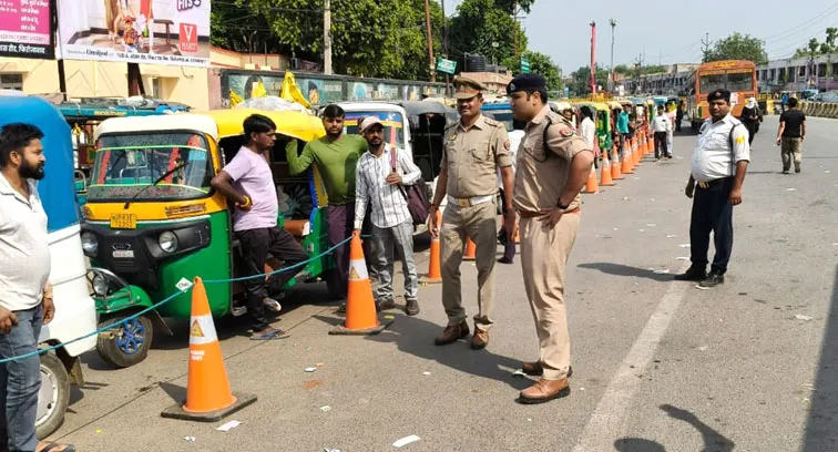 फिरोजाबाद: नगर में यातायात व्यवस्था को सुचारू बनाने के लिए पुलिस ने उठाए कड़े कदम