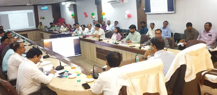 फिरोजाबाद।: राजस्व वादों का निस्तारण पारदर्शिता के साथ कराएं अधिकारी-डीएम