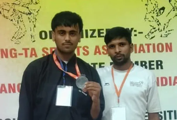 फिरोजाबाद: सीनियर तांग ता चौंपियनशिप में रोहित ने जीता रजत पदक 