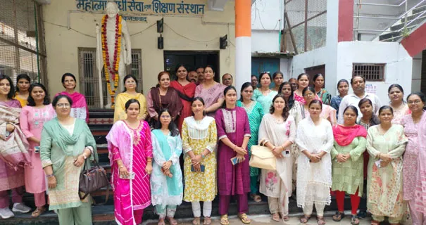फिरोजाबाद: एमजी पीजी कॉलेज में मनाई गई गांधी जयंती