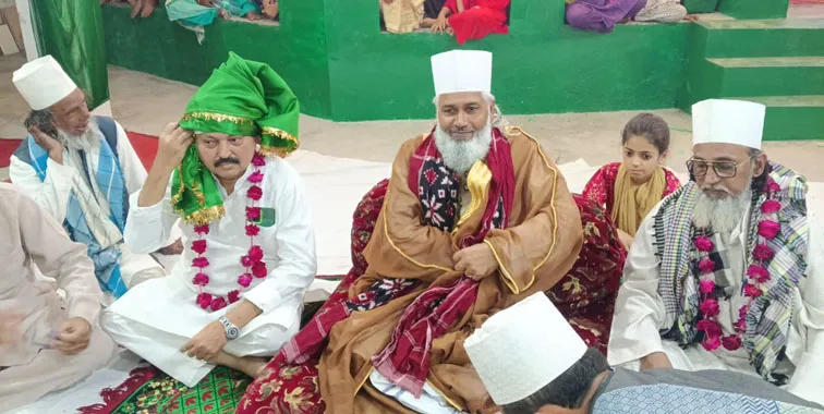 फिरोजाबाद: कव्वालों ने कलाम पेश कर रात भर बांधा शमा