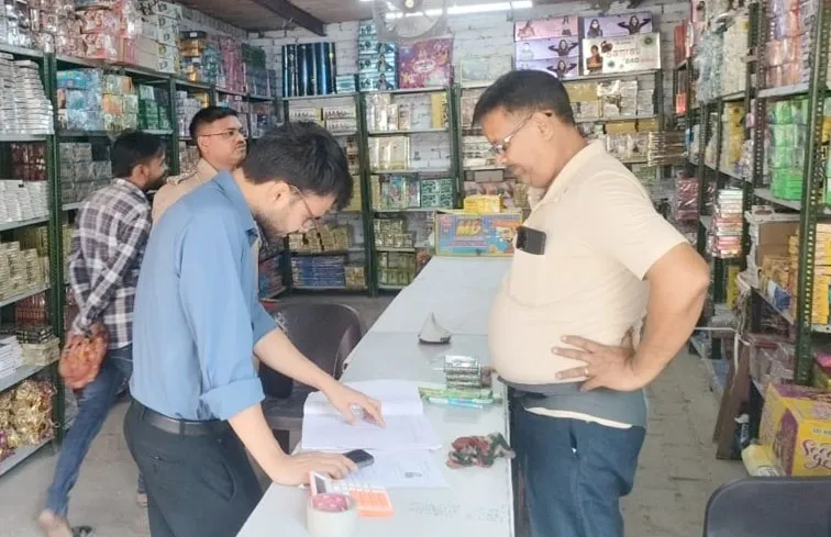 टूंडला: दीपावली से पहले टूंडला में अतिक्रमण हटाओ अभियान चला