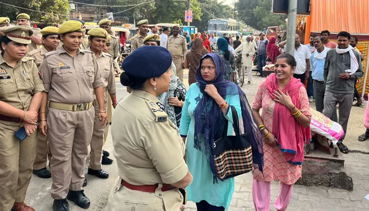 फिरोजाबाद: एडीजी अनुपम कुलश्रेष्ठ ने टूंडला कोतवाली का किया निरीक्षण, देखी व्यवस्थाएं