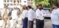 फिरोजाबाद: गाय बांधने के विवाद में पिता की हत्या, बेटा घायल