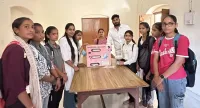 शिकोहाबाद: ऐ.के. डिग्री कालेज मे समाज सेविका ने लगवाई सेनेटरी पैड मशीन