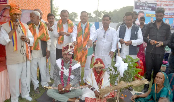 फिरोजाबाद: कांशीराम जनकल्याण सेवा समिति ने 16 जोड़ो का कराया विवाह