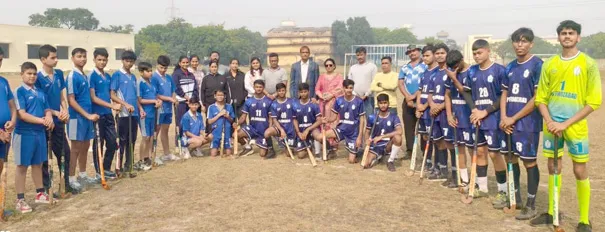 फिरोजाबाद: हॉकी प्रतियोगिता में देहली पब्लिक स्कूल की टीम रही विजेता
