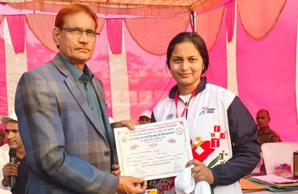 फिरोजाबाद: सीनियर वॉलीबॉल बालक वर्ग में सैलई और जूनियर में एस.आर.के की टीम रही विजेता