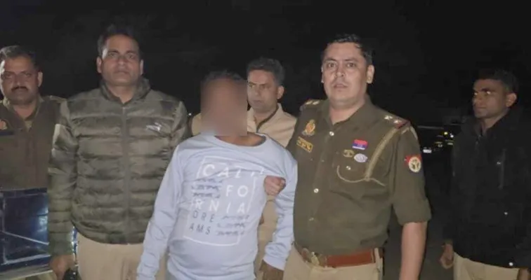 फिरोजाबाद: पुलिस मुठभेंड में बदमाश गिरफ्तार, पैर में गोली लगने से हुआ घायल