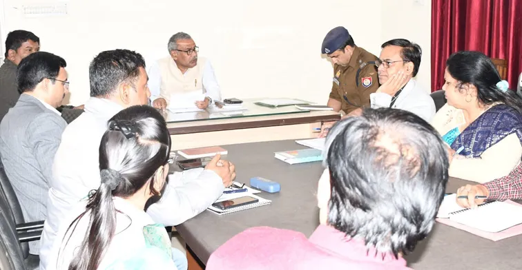 फिरोजाबाद: दलित समाज को मुख्य धारा से जोडने के लिए सरकार प्रतिबंद्व-कुडें