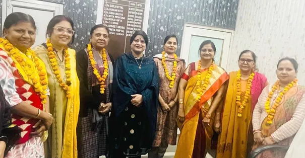 फिरोजाबाद: प्रीति अग्रवाल बनी अध्यक्ष, विनीता गुप्ता सचिव