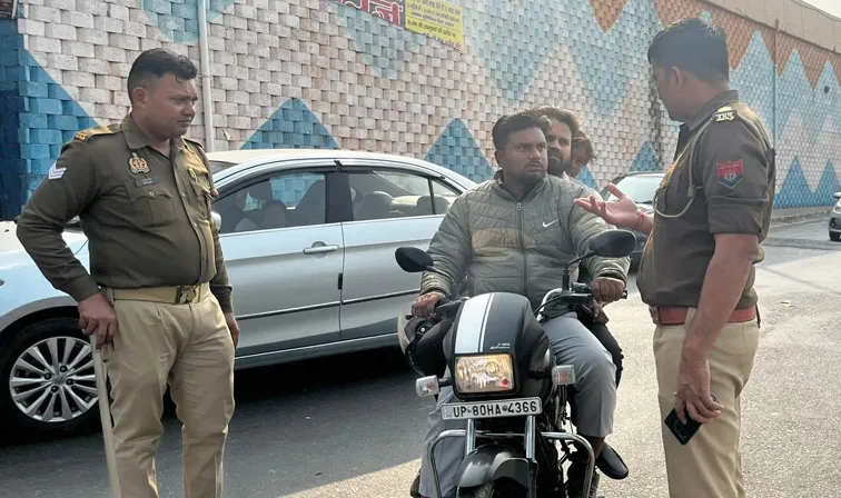 फ़िरोज़ाबाद: राजा का ताल पुलिस ने चलाया वाहन चौकिंग अभियान