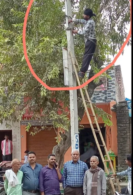 फिरोजाबाद: नगर निगम ने सैलई शांती रोड पर लगवाई मरकरी लाइट