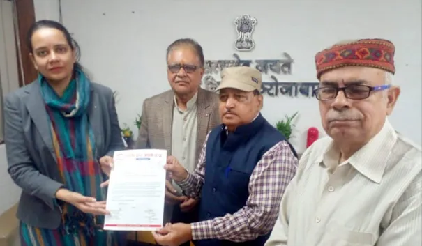 फिरोजाबाद: उपजा प्रेस क्लब ने नगर आयुक्त को सौंपा ज्ञापन, प्रेस क्लब का निर्माण कराये जाने की मांग 