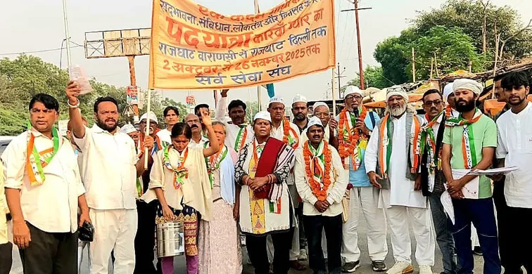 फिरोजाबाद: लोकतंत्र, विरासत का संदेश लेकर निकली पदयात्रा का हुआ स्वागत