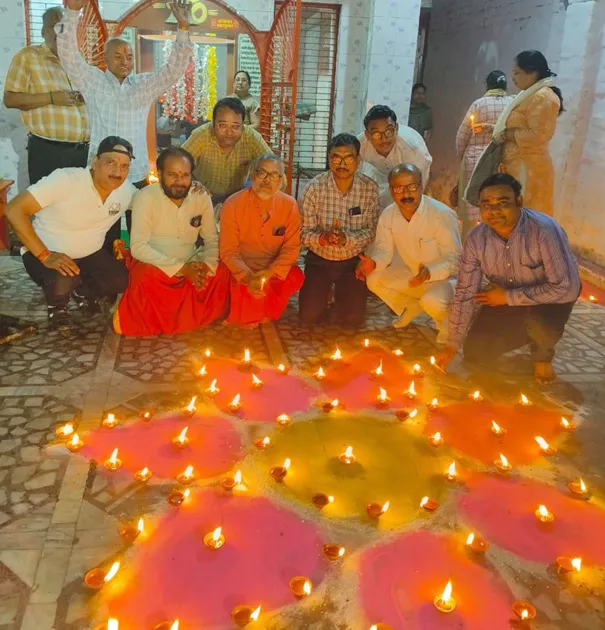 फिरोजाबाद: देव दीपावली पर मंदिरों में सजी दीपमालिका