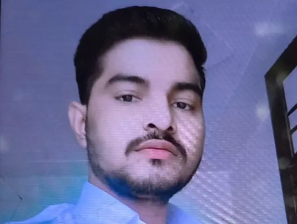 फिरोजाबाद: हेलमेट पर सर सुरक्षित तो परिवार सुरक्षित, तेज गति करें दुर्गति