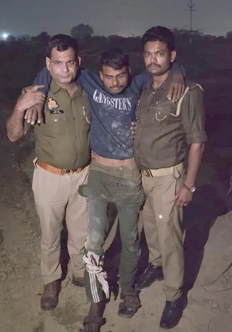 टूंडला: प्रशासन ने भाजपा नेता की सीढ़ी तुड़वाई