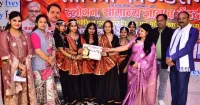 फिरोजाबाद: सांस्कृतिक प्रस्तुतियों से छात्राओं ने कार्यक्रम में बाधां शमा