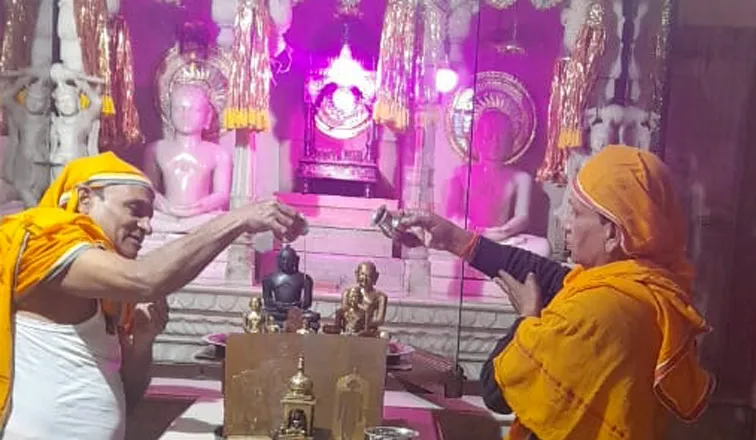 फ़िरोज़ाबाद: भगवान चंद्रप्रभु, पार्श्वनाथ का जन्म एवं तप कल्याणक महोत्सव मना