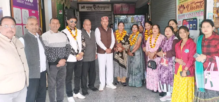 फिरोजाबाद: व्यापार मंडल की महिला जिलाध्यक्ष बनी रजनी सिंह, महामंत्री उमा कश्यप