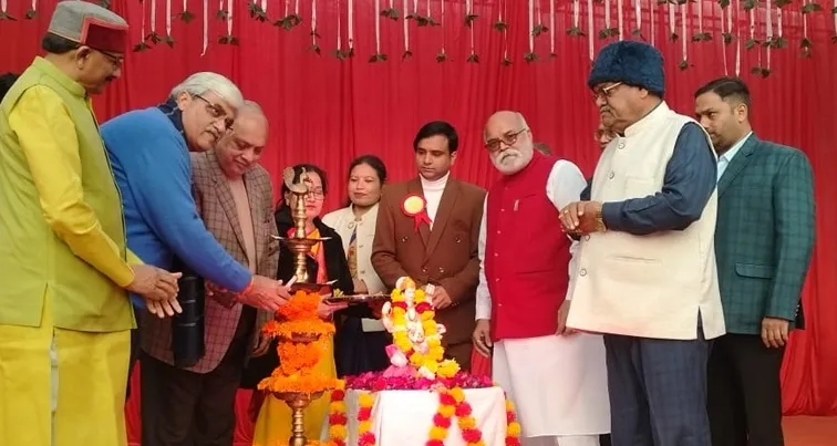 फिरोजाबाद: वर्षिकोत्सव में नन्हें-मुन्ने बच्चों ने मचाया धमाल