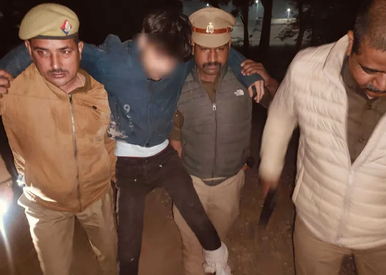 फिरोजाबाद: मुठभेड में शातिर चोर गिरफ्तार, पुलिस की गोली से घायल