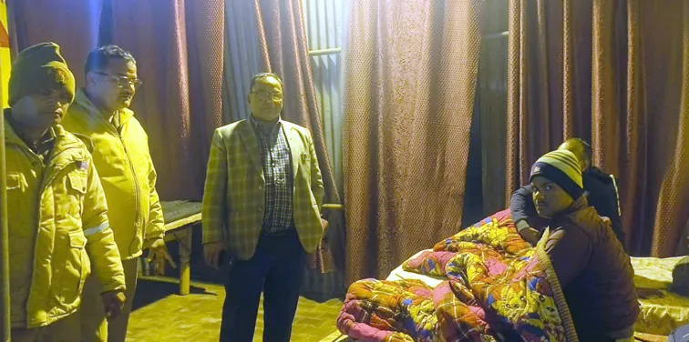 टूंडला: नायब तहसीलदार टूंडला ने किया रैन बसेरा का निरीक्षण