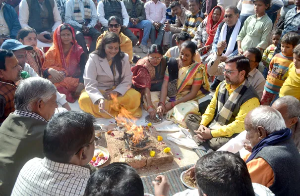 फिरोजाबाद: वार्ड नं. 29 में निर्माण कार्यो का किया शिलान्यास, लोकार्पण