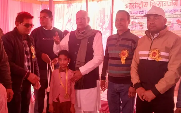 फिरोजाबाद: कुर्सी, ट्राई साइकिल, चम्मच दौड प्रतियोगिता में दिव्यांग बच्चों ने दिखाया दमखम़