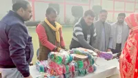 फिरोजाबाद: जिला कारागार में बंदियों को बांटे गर्म कपड़े