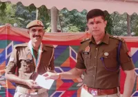 फिरोजाबाद: योगा प्रतियोगिता के कास्क पदक विजेता को एसएसपी ने किया सम्मानित