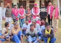 फिरोजाबाद: भाजपा महानगर अध्यक्ष ने आश्रम में निवासरत प्रभुजियों के बीच मनाई शादी की वर्षगांठ