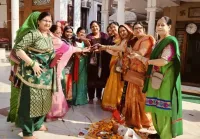 फिरोजाबाद: महिलाओं ने किया तुलसी पूजन
