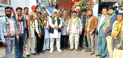 फिरोजाबाद।: कांग्रेसियों ने मनाया राष्ट्रीय महासचिव प्रियंका गांधी वाड्रा का जन्मदिन