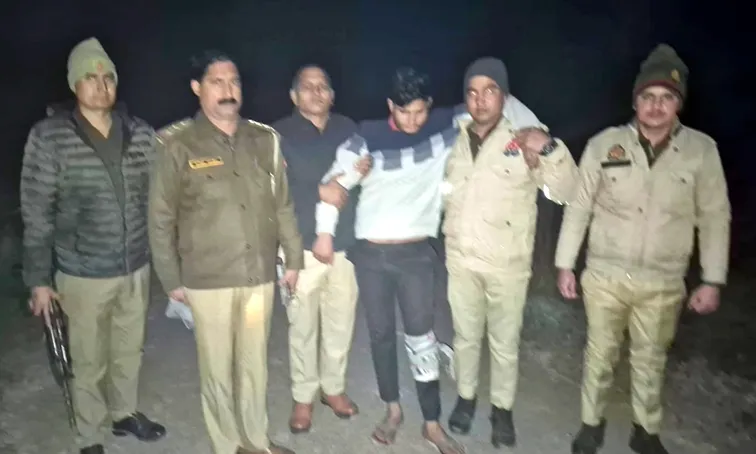 फिरोजाबाद: दुष्कर्म, हत्यारोपी दो अपराधी मुठभेड़ में गिरफ्तार, पुलिस की गोली से घायल