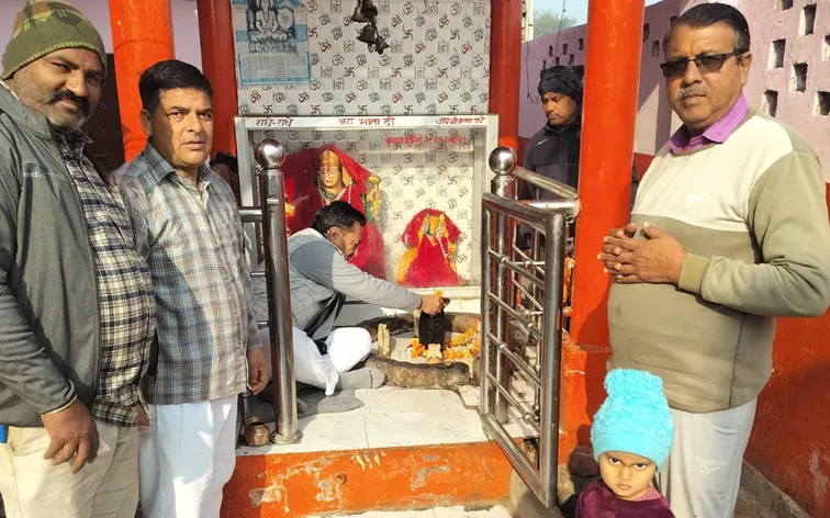 फिरोजाबाद: सोमनाथ स्वाभिमान पर्व शिवालयों में हुई पूजा अर्चना