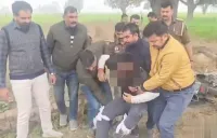 फिरोजाबाद: सरकारी पिस्टल छीनने वाला 50 हजार का इनामी बदमाश मुठभेड़ में गिरफ्तार