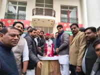 फिरोजाबाद: सपा कार्यालय पर मनाई गई सावित्रीबाई फूले की जयंती