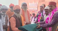 फिरोजाबाद: मकर सक्रांति पर खिचड़ी का हुआ वितरण, साधू संतों के बांटे कम्बल