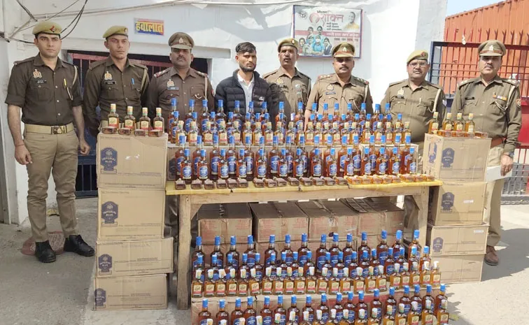 फिरोजाबाद: 200 पेटी अग्रेंजी शराब बरामद, एक गिरफ्तार