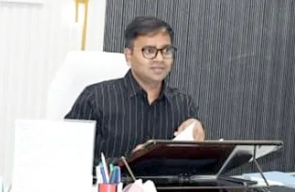 फिरोजाबाद: फार्मर रजिस्ट्री कार्य लापरवाही बरतने वाले नौ लेखपालों का वेतन रोका