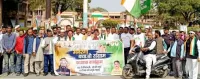 फिरोजाबाद: कांग्रेसियों ने मनरेगा बचाओ पदयात्रा निकालकर जिला मुख्यालय पर किया प्रदर्शन