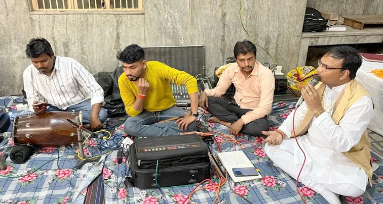 फिरोजाबाद: ब्रज की होली, रसिया के गायन से लोगों को किया मंत्र मुग्ध