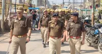 फिरोजाबाद: होली पर पुलिस ने पैदल गश्त कर लोगो को दिलाया सुरक्षा का अहसास
